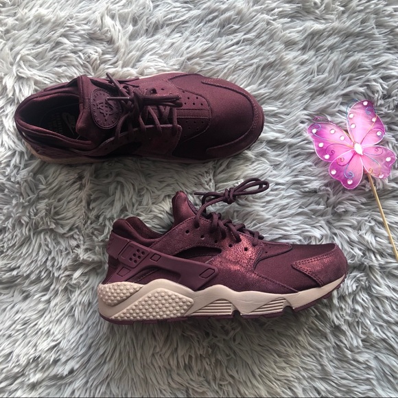 **SOLD** 🎆 Women’s Nike Air Huarache Run 🎆 - Picture 7 of 8